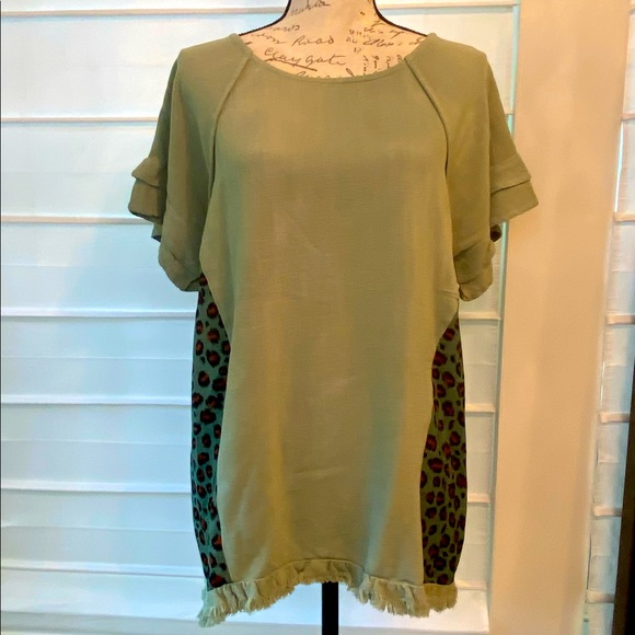 Umgee Top Sage Green with Leopard Print under arms- size M - Picture 2 of 10